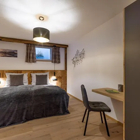 Holznest Fieberbrunn